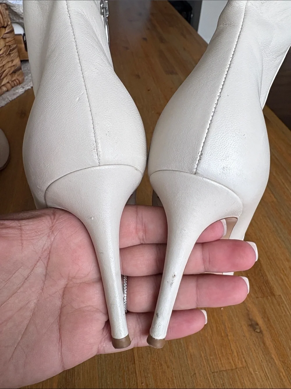 Gianvito Rossi pointed silhouette up
